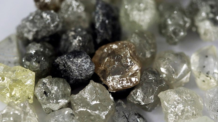 Botswana to 'Up Stakes for Larger Share' in Diamond Deal with De Beers