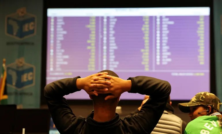 SOUTH AFRICAN ELECTION Coalition Becomes Certainty: Not Partners SOUTH AFRICAN ELECTION Coalition Becomes Certainty: Not Partners