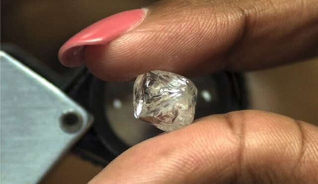 Botswana to Up Shareholding in De Beers