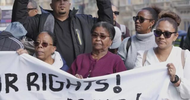 Protests Before UK Parliament for Giving up Control Over Chago Islands