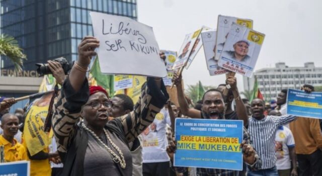 Leaders of the main opposition parties in Congo called for nationwide protests against President Felix Tshisekedi ’s plans to draft a new constitution.