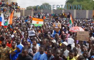 Thousands March in Niger in Support of Junta