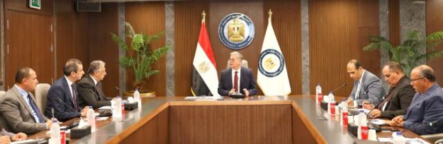 Egypt’s Petroleum Minister Holds Talk with SA’s AngloGold