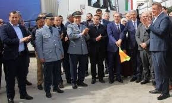 Algerian Foreign Trade Minister Visits Sétif Industrial Zone The Minister of Foreign Trade and Export Promotion, Mohamed Boukhari, visited the Sétif industrial zone recently to supervise the departure of three shipments of products destined for export to African and European countries.
