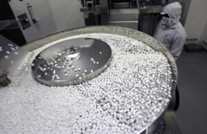 Egypt’s Gypto Pharma (Medicine City) and US-based Dawa Pharmaceuticals signed a strategic alliance agreement on Tuesday aimed at strengthening Egypt’s pharmaceutical industry and achieving US Food and Drug Administration (FDA) qualification for Gypto Pharma’s facilities.