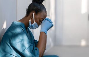 Zimbabwe Blocks Thousands of Nurses from Migrating to UK Amid Health System Crisis