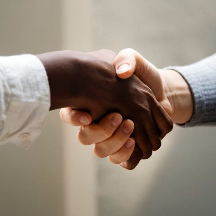 Fincap Securities, a duly licensed investment bank and broker-dealer in Ghana, has entered into a strategic partnership with Propartners, a licensed crowdfunding intermediary and platform, to establish Structured Investment Vehicles (SIVs) aimed at mobilizing capital for Small and Medium-sized Enterprises (SMEs) across the country.