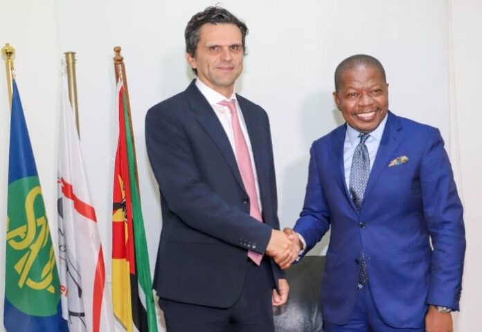 The team met with Finance Minister Carla Loveira and Governor Rogério Zandamela of the Bank of Mozambique. The team also met with other senior government and central bank officials, members of the Parliamentary Budget Commission, the private sector, civil society organizations, and development partners.